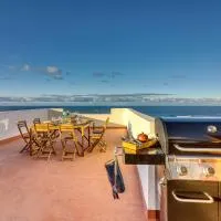 Spacious Home with Tropical Garden, BBQ, Near Seaside, hotell i Los Silos