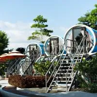 Cocoons Club Laiya, hotel i Batangas City