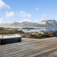 Fjordview Arctic Lodge with sauna and Jacuzzi, hotel v mestu Lyngværet