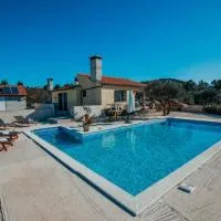 Holiday home Jukan, viešbutis mieste Vrulje