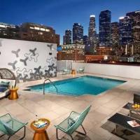 Cozy 3bed Condo with balcony & a rooftop pool, Little Tokyo, Los Angeles, hótel á þessu svæði