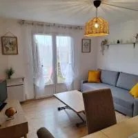 Cottage avec terrasse privative à 15 km d'Orléans, hotel v destinácii Ardon