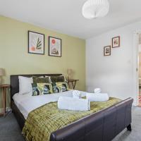 Parea Living - Clapham, 2-Bedroom Flat, Free Parking, Remote Working & Garden