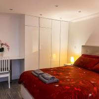 Ensuite Room with Jacuzzi, hotelli Lontoossa alueella Highbury