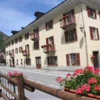 Hotel Col Du Mont, hotel a Arvier