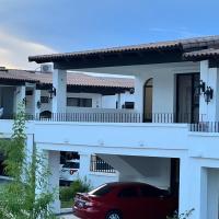 House in San Miguel, Res. San Andres, hotell i San Miguel
