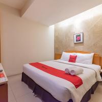 RedDoorz Plus @ Cipaganti Street 3, hotel em Cihampelas, Bandung