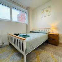 Double bedroom with bathroom en suite in London Docklands Canary Wharf E14