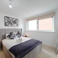 Two-Bedroom Apartment with River Views, hotel a Beckton