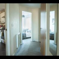 Cozy 2-Bedroom Flat in Warrington