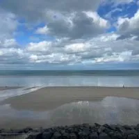 Les pieds dans l'eau, ξενοδοχείο σε Plérin