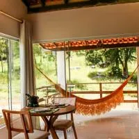 Chalés São João - a 500m da Cachoeira de Bom Jardim - com piscina, khách sạn ở Cachoeiro de Itapemirim