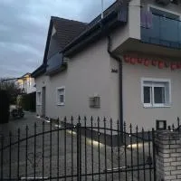 Biró apartmanház Sármellék, hotell i Sármellék