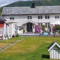 4 Bedroom Beautiful Home In Kolvereid, hotel near Rørvik Airport - RVK, Kolvereid