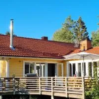 Villa Strömma Värmdö - Scandinavian Living - Sea, Nature and Comfort 35 min to Stockholm, hotell Värmdös