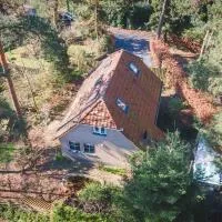 Wellnesshuis met jacuzzi en sauna in het bos, hotel a Lunteren