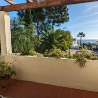 2BR Flat with Sea Views Puerto de la Duquesa, hotel em Manilva