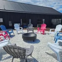 Marbles House - 4 Bedrooms, 8 Beds, Sleeps 10 - Pet Friendly, hotel em Hindmarsh Island