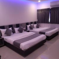 Hotel Selfie Inn, hotel in SG Highway, Ahmedabad
