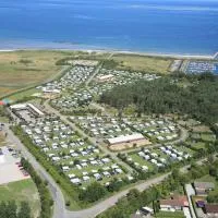 Frederikshavn Nordstrand Camping & Cottages, hotelli kohteessa Frederikshavn