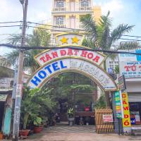 Tan Dat Hoa Hotel & Massage, hotelli Hồ Chí Minhin kaupungissa alueella Tan Phu District