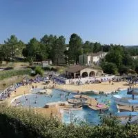 Le BAYOU, hotelli kohteessa Salavas