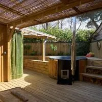 L'îlot du 9 - Cabane & spa au bord du lac, ξενοδοχείο σε Hourtin