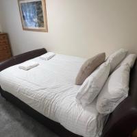 Brilliantly Located 2BD Flat Heart of Edinburgh!, hotel di Grange, Edinburgh