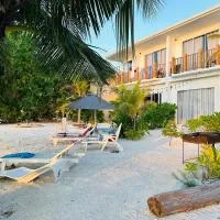 The Sunset Villa, hotel v mestu Dhiffushi