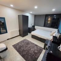 Large Central Budget Serviced Studio Apartment