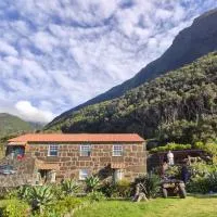 Caldeira Guesthouse, hotel u gradu Fajã da Caldeira de Santo Cristo