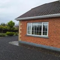 Welcome to Tunmobi Villa, its home away from home., hotel v mestu Ballyjamesduff