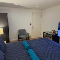 Specious double room with king size bed