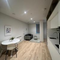 London Heathrow Airport Apartment Voyager House Terminal 12345 - EV Electric and Parking available!，New Bedfont倫敦希斯洛機場 - LHR附近的飯店