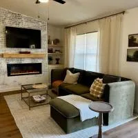 Southern Travel - Charming 3 Bedroom，莫爾特里的飯店