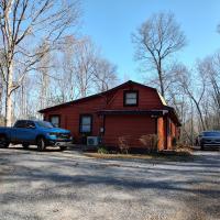 Perfectly Imperfect Cabin, hotel v destinaci Turtletown