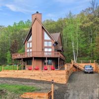 The Ridge Chalet in Ellicottville Hot Tub & Sauna, hotelli kohteessa Great Valley lähellä lentokenttää Cattaraugus County-Olean -lentokenttä - OLE 