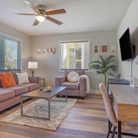 Downtown Med District: Stylish & Modern 2BD, 1BA Capital City Escape! – hotel w pobliżu miejsca Lotnisko Capital - SPI w mieście Springfield