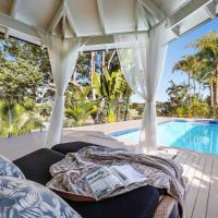 Waterfront Escape Sorrento, 5BD- Pool, hotel in Bundall, Gold Coast