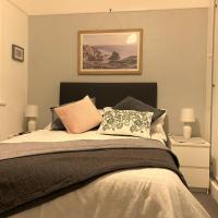 Cliftonville, en-suite room, fridge microwave TV, great value homestay near the sea