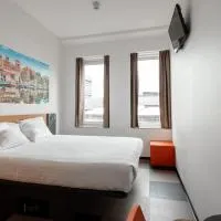 easyHotel Amsterdam Arena Boulevard, hotel di Amsterdam