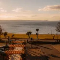Brisbane House Hotel, hotel v destinaci Largs