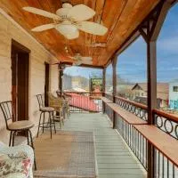 Historic Hardy Home w/ Game Room on Main Street, hotel a Hardy
