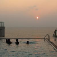 Ocean Breeze Apartments - Sea View Beach Side Bliss, hotel i Negombo