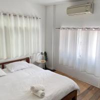 Le Moon Hotel，清康Chiang Khan Walking Street的飯店