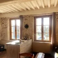Le nid du coq d'or location appartement, hotel di Mont-Saint-Vincent