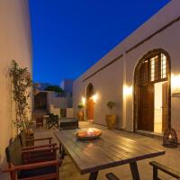 Grandiose Santorini Residence 2 Bedrooms Villa Erza with Spacious Terrace featuring Outdoor Hot Tub Pyrgos