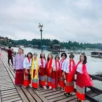 Baan Dongsak River view, hotell i Sangkhla Buri