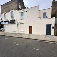 3 bed room flat in a 4 bedroom house Upper Tulse Hill, London, SW2 2RP