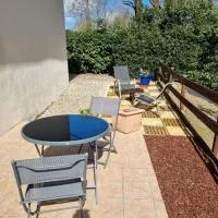 Entre Dordogne et Charente en Nouvelle Aquitaine, hotel i Porchères